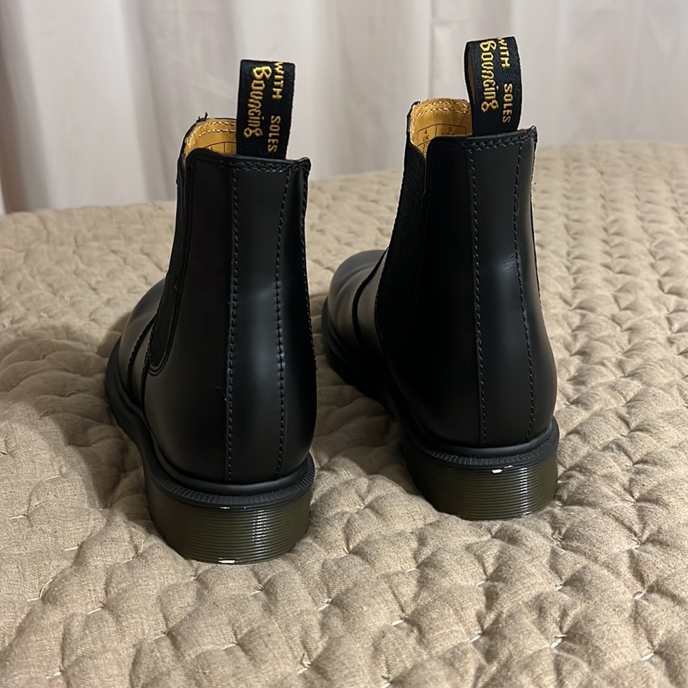 DR. MARTENS - Picture 2 of 5